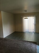2098 Fancy Oaks Dr in Redding, CA - Building Photo - Building Photo