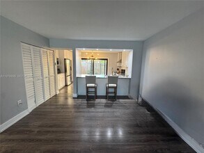 7816 SW 102nd Ln in Miami, FL - Building Photo - Building Photo