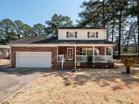 21 Bayview Dr in Poquoson, VA - Building Photo