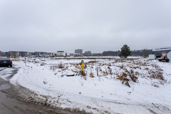 Mikinak in Ottawa, ON - Building Photo - Building Photo