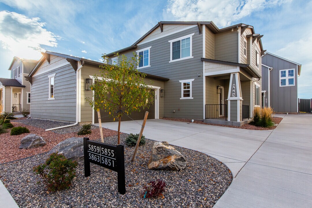 5863 Summer Dream Dr in Colorado Springs, CO - Building Photo