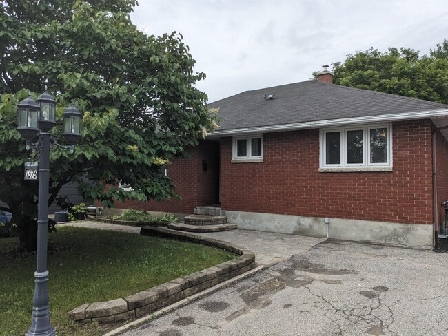property at 1576 Maxime St