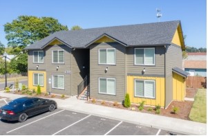 Daybreak Gardens Apartments in Battle Ground, WA - Building Photo