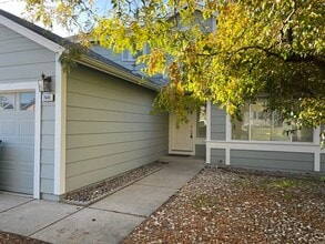 7640 Soft Winds Dr in Reno, NV - Building Photo - Building Photo
