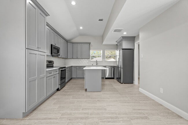 6116 Dee Rd in Pearland, TX - Building Photo - Building Photo