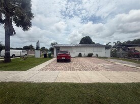 28501 SW 147th Ct in Homestead, FL - Building Photo