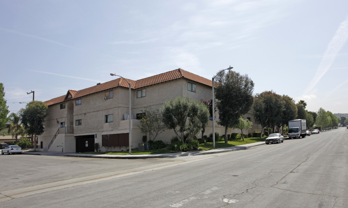 Clarita Terrace Apartments in Santa Clarita, CA - Building Photo