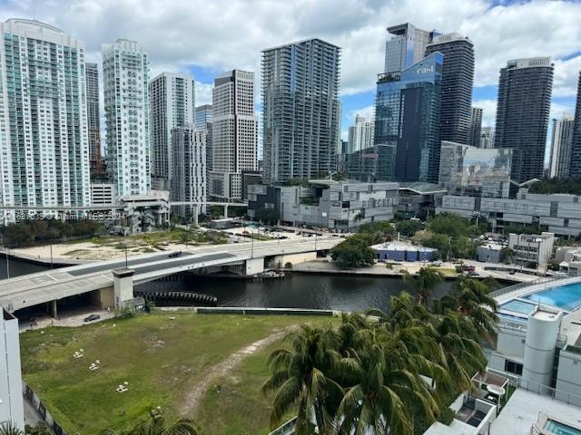 90 SW 3rd St, Unit 4404 in Miami, FL - Building Photo