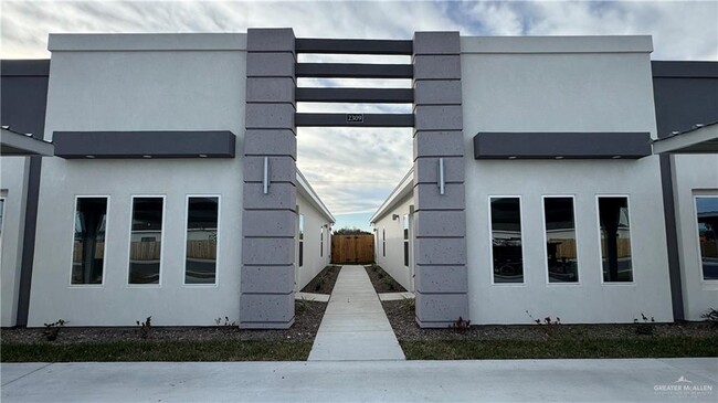 1 N 2nd St in McAllen, TX - Building Photo - Building Photo