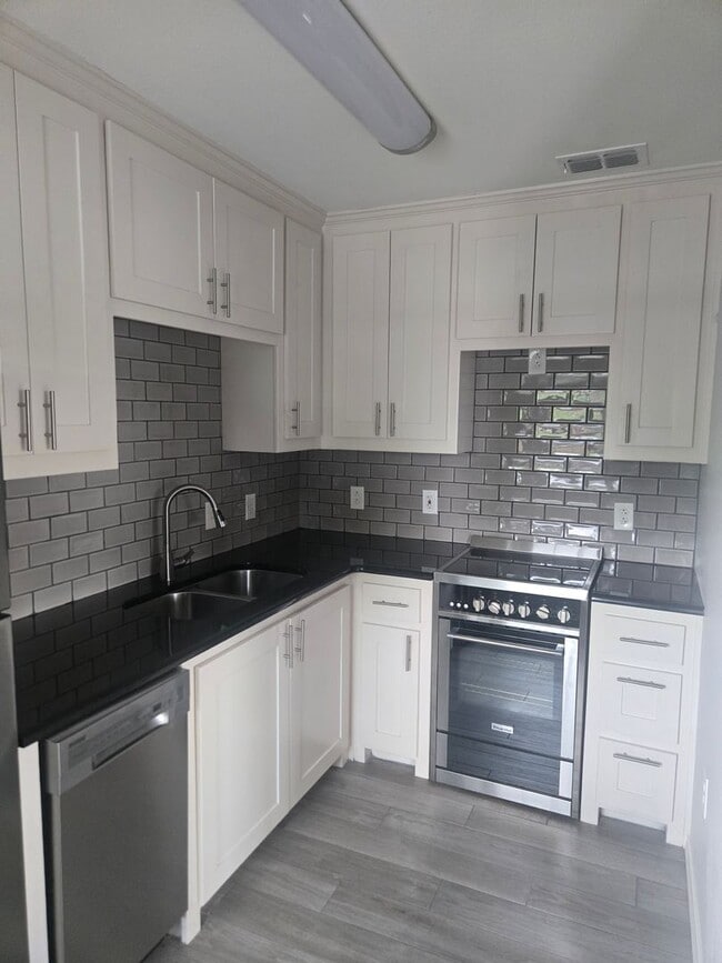 3015 Bryant Irvin Rd N in Fort Worth, TX - Building Photo - Building Photo