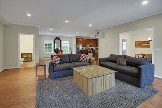 6799 Wilson Blvd in Falls Church, VA - Building Photo - Building Photo