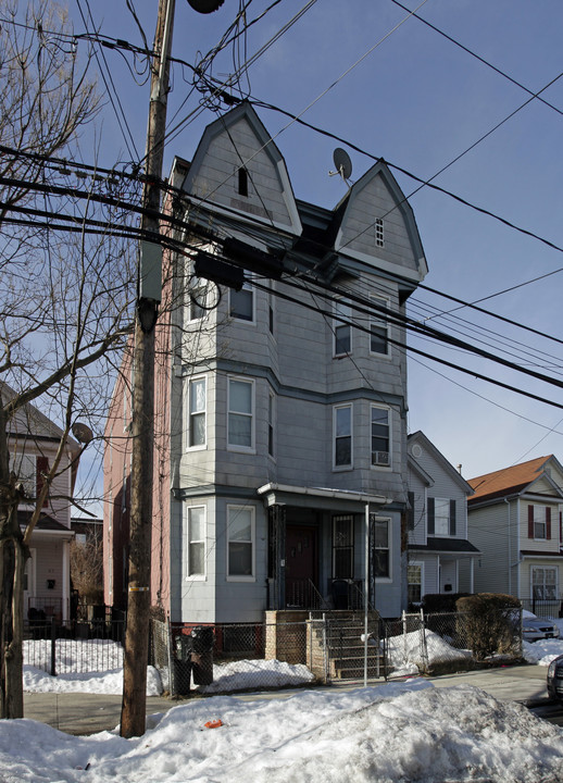 67 Grant Ave in Jersey City, NJ - Building Photo