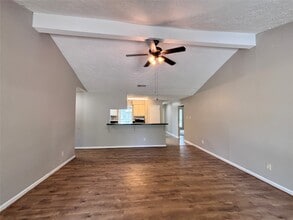 203 Woodvale St in Houston, TX - Building Photo - Building Photo