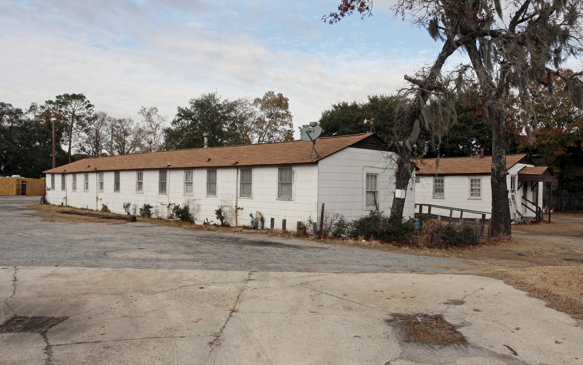 1273 Dickson Ave in Charleston, SC - Building Photo