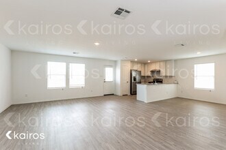 13831 Weir Pl in San Antonio, TX - Foto de edificio - Building Photo