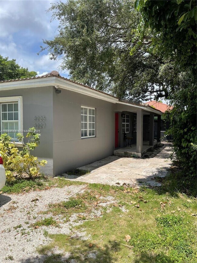 property at 3227 Oak Ave