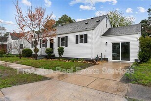 3826 Abingdon Cir in Norfolk, VA - Building Photo