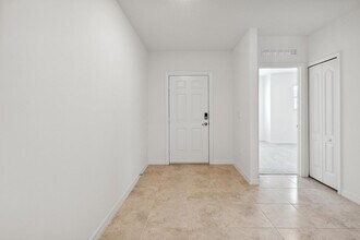 10621 SW Vasari Way in Port St. Lucie, FL - Building Photo - Building Photo