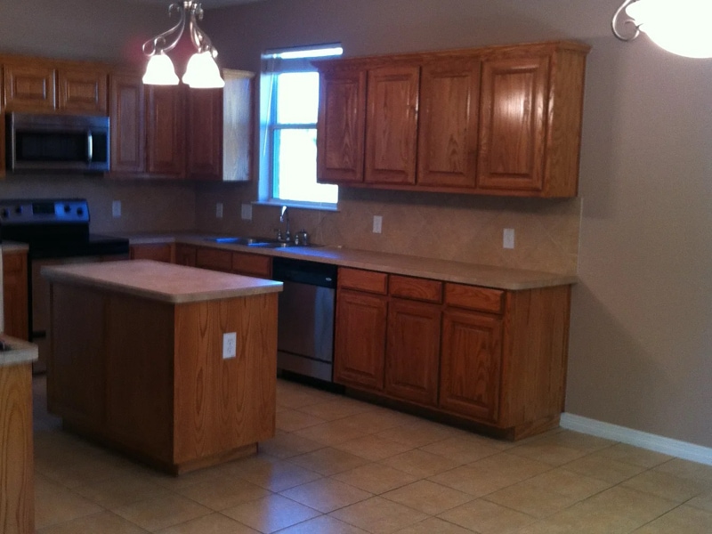 2217 Summer Brook Dr in Weatherford, TX - Building Photo