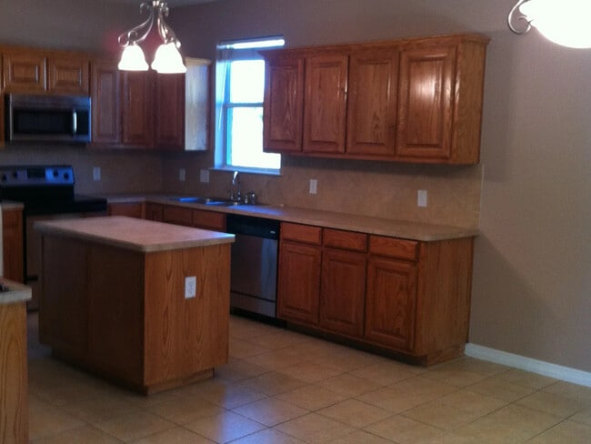 property at 2217 Summer Brook Dr