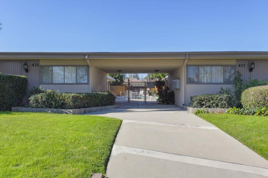 421 S Baldwin Ave in Arcadia, CA - Foto de edificio