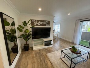 1529 S Raitt St in Santa Ana, CA - Building Photo - Building Photo