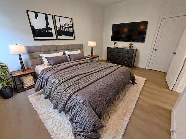 2801 San Marino St in Los Angeles, CA - Building Photo - Building Photo