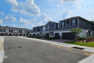 3082 Paddlebox Pt in Oviedo, FL - Building Photo - Building Photo