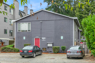 1220 N 137th St in Seattle, WA - Building Photo - Building Photo