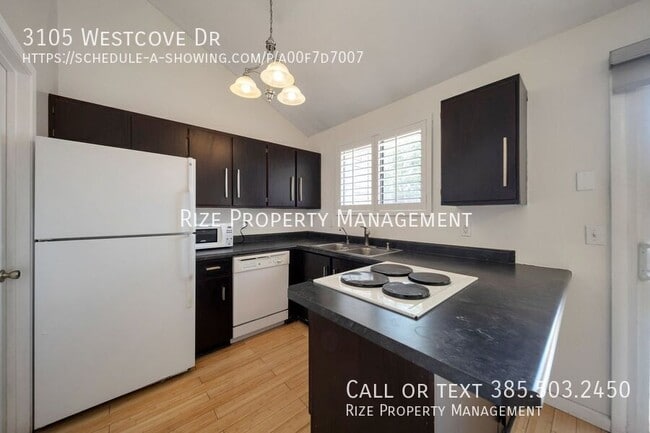3105 Westcove Dr in West Valley City, UT - Building Photo - Building Photo