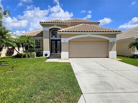 175 Braemar Ave in Venice, FL - Building Photo