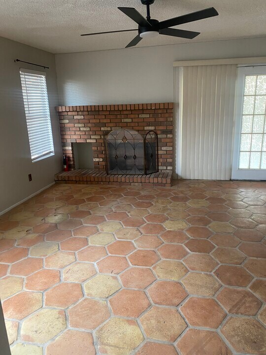 18837 N 14th Way in Phoenix, AZ - Building Photo