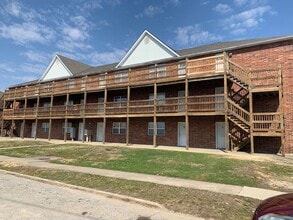 College Place Apartments! in Warrensburg, MO - Building Photo - Interior Photo