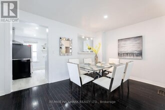 106 Willow Ave in Toronto, ON - Building Photo - Building Photo