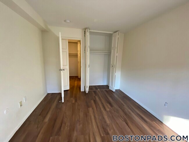 185 Freeman St in Brookline, MA - Building Photo - Building Photo