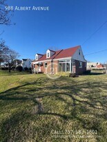 988 Albert Ave in Norfolk, VA - Building Photo