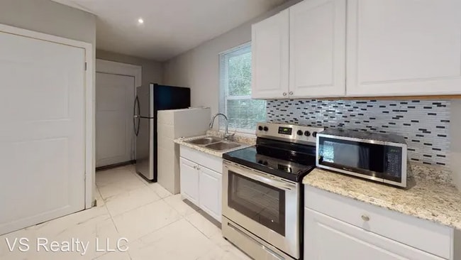 1374 Agnes St in Jacksonville, FL - Building Photo - Building Photo