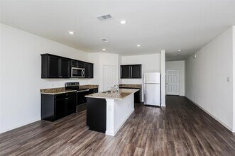 505 Canoe Way in Crowley, TX - Building Photo - Building Photo