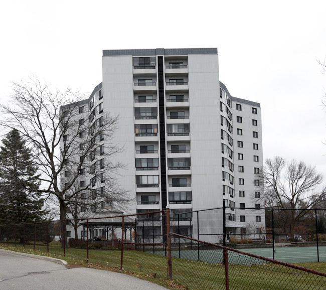 Glen Royal Condominiums in Waterloo, ON - Building Photo - Building Photo