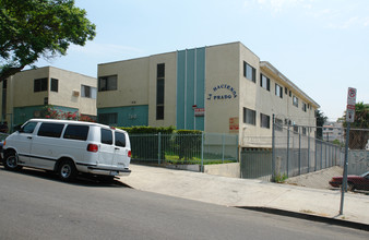 La Hacienda prado in Los Angeles, CA - Foto de edificio - Building Photo