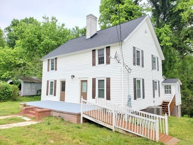 property at 533 Broadway St