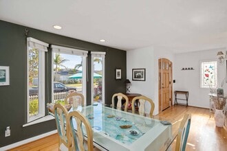 1605 Lynngrove Dr in Manhattan Beach, CA - Building Photo - Building Photo