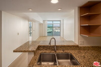 13700 Marina Pointe Dr in Marina Del Rey, CA - Building Photo - Building Photo