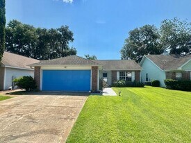 129 Wright Cir in Niceville, FL - Building Photo