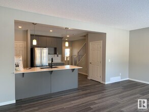 9871-9226 226 St NW in Edmonton, AB - Building Photo - Building Photo