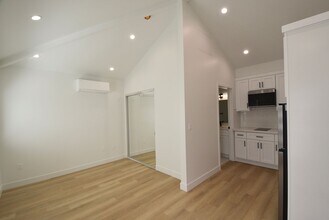 10839 Moorpark St in Los Angeles, CA - Building Photo - Building Photo