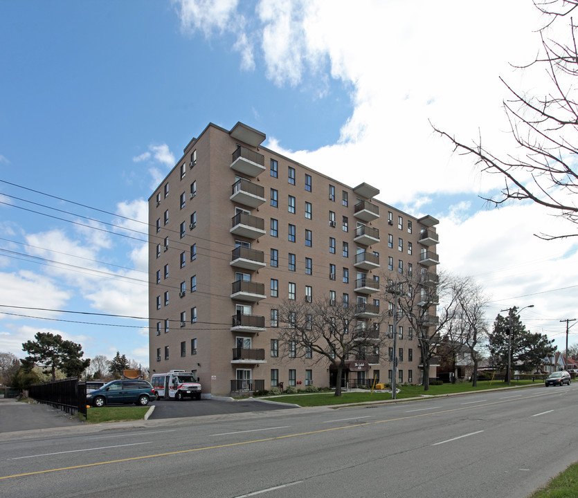 The Carlisle in Toronto, ON - Building Photo