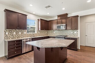 4193 Wyman Way in Roseville, CA - Building Photo - Building Photo