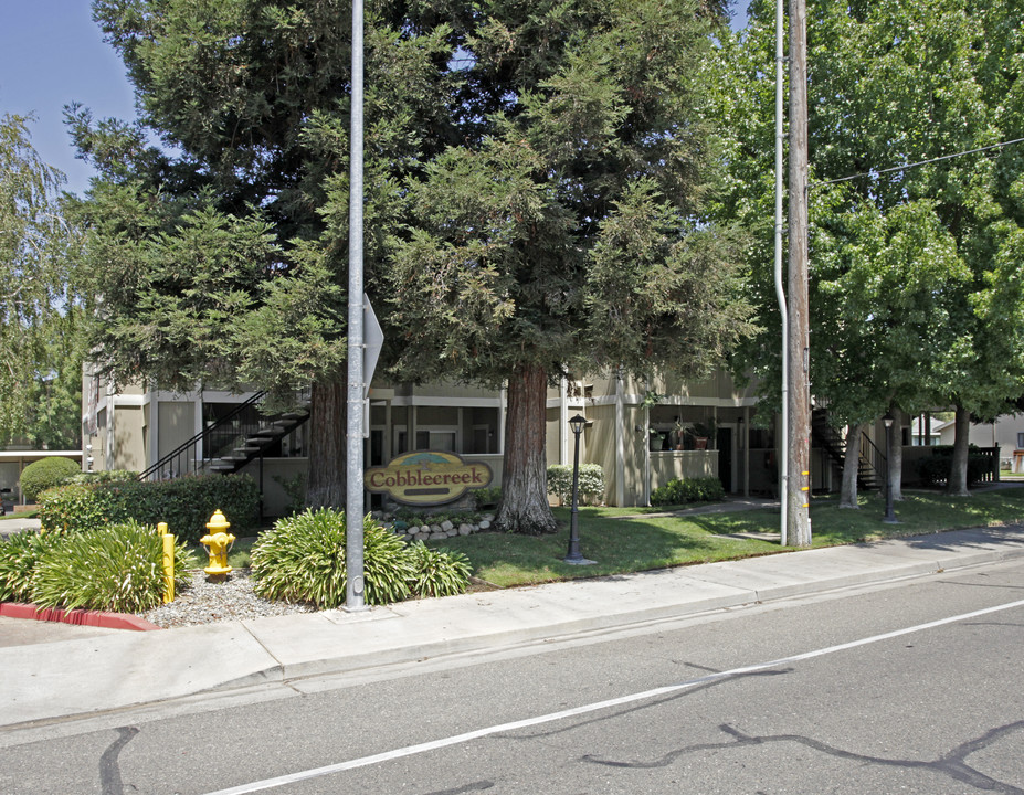 Cobble Creek Apartments in Carmichael, CA - Foto de edificio