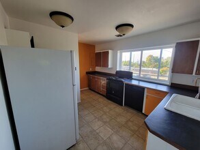 310 E Ivy St in Bellingham, WA - Building Photo - Building Photo